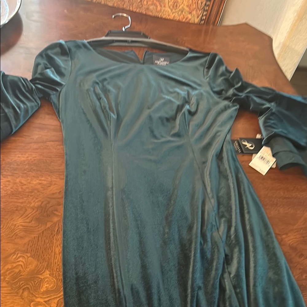 Elegant Teal Long Sleeve Dress